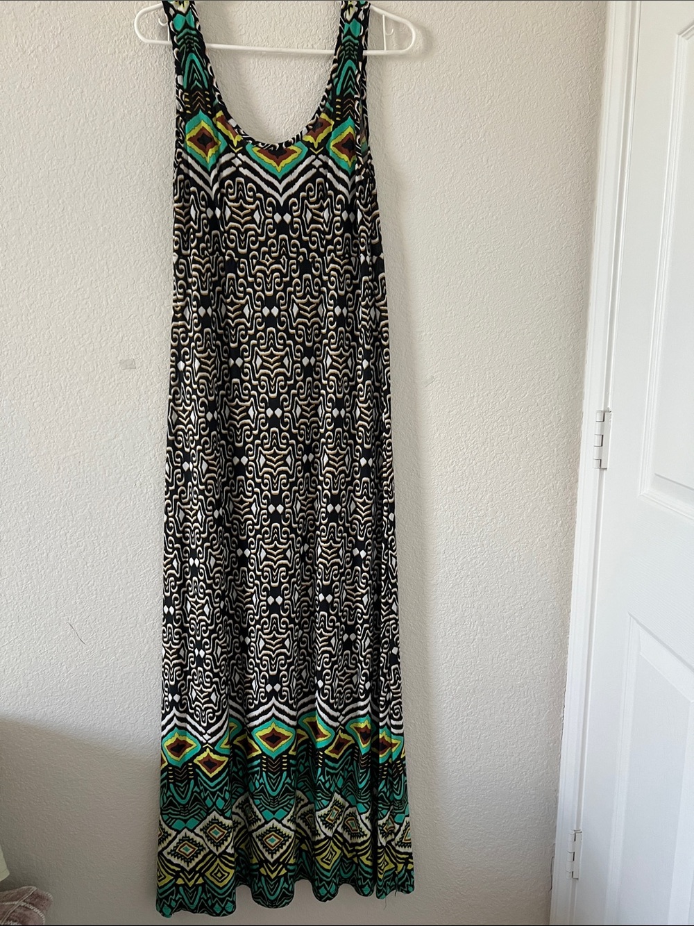 Sleeveless Black & Teal Patterned Maxi Dress
